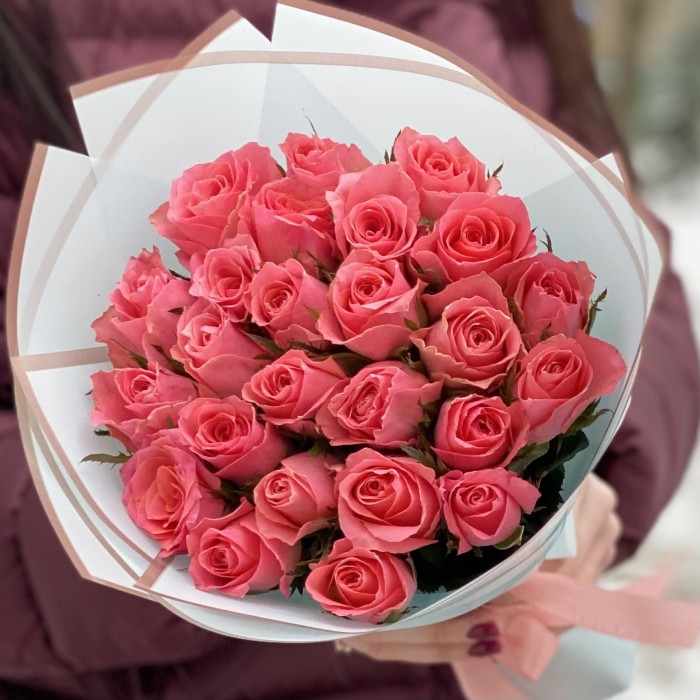 25 коралловых роз Эйс Пинк